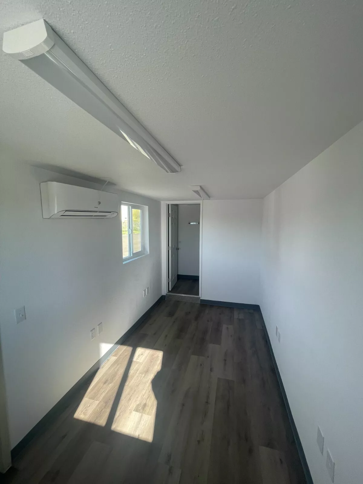 20 foot office refurbished shipping container - Image 4
