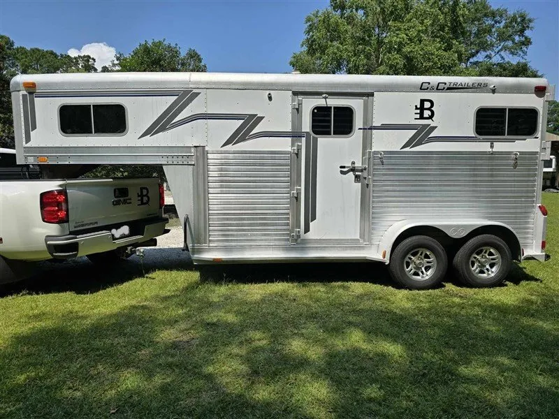 2000 C&C 2 horse Gooseneck - Image 4