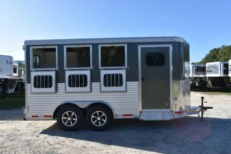 2018 Lakota 83HBPSL 3 Horse Trailer - Image 4