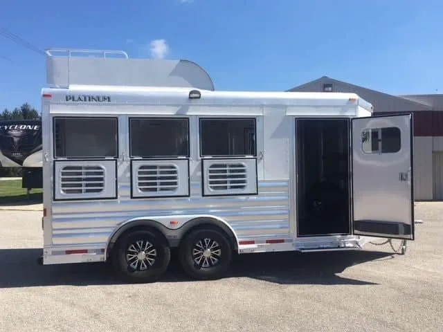 2018 Platinum Coach 3 Horse Bumper Pull - Image 5
