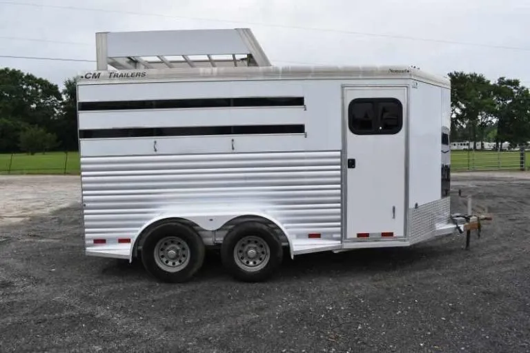 2012 CM 3HBP 3 Horse Trailer - Image 3