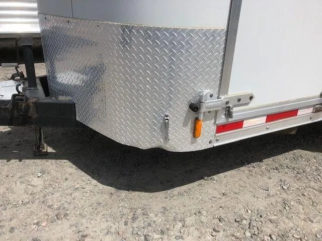 2010 Merhow 3 Horse Slant Load Bumper Pull - Image 6