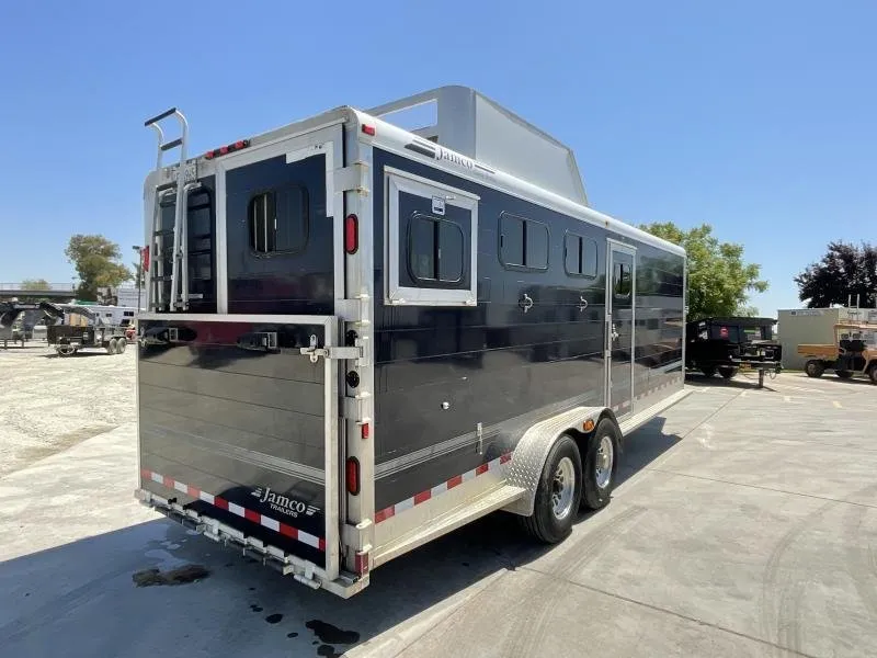 2005 Jamco 4 Horse Gooseneck Trailer - Image 3