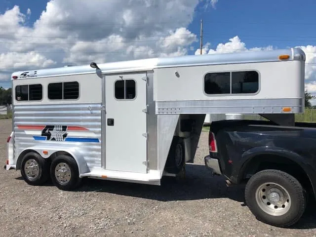 2003 Sundowner 2 Horse - Image 9