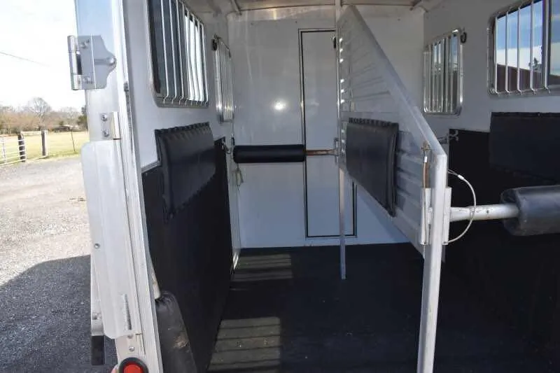 2005 Featherlite 2HST 2 Horse Trailer - Image 10