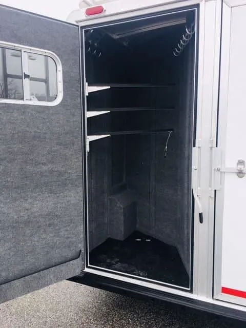 2018 Platinum Coach 3 Horse Bumper Pull - Image 12