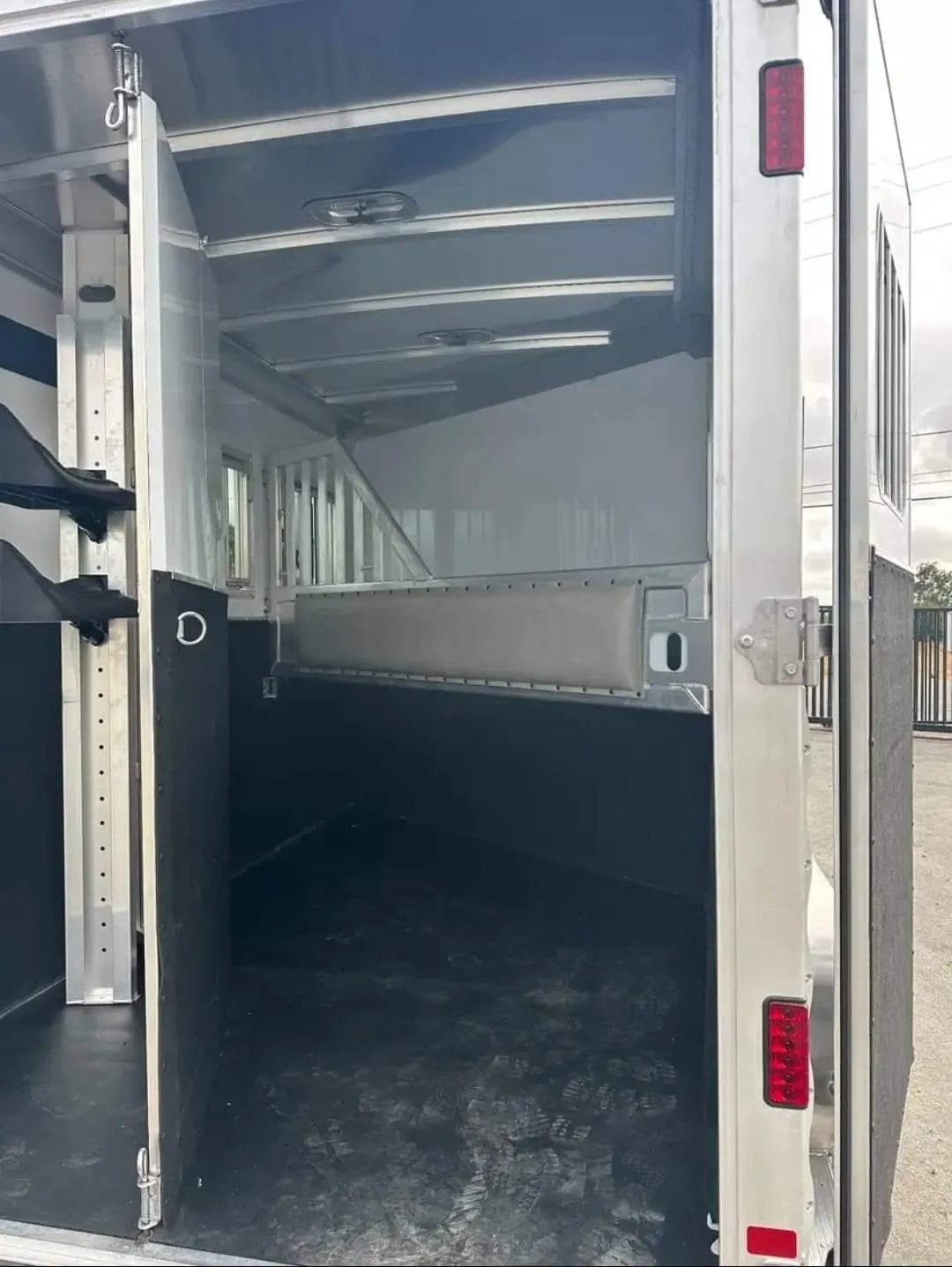 2012 Featherlite 9400 2 Horse Trailer - Image 2