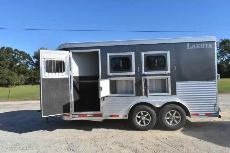 2018 Lakota 83HBPSL 3 Horse Trailer - Image 2