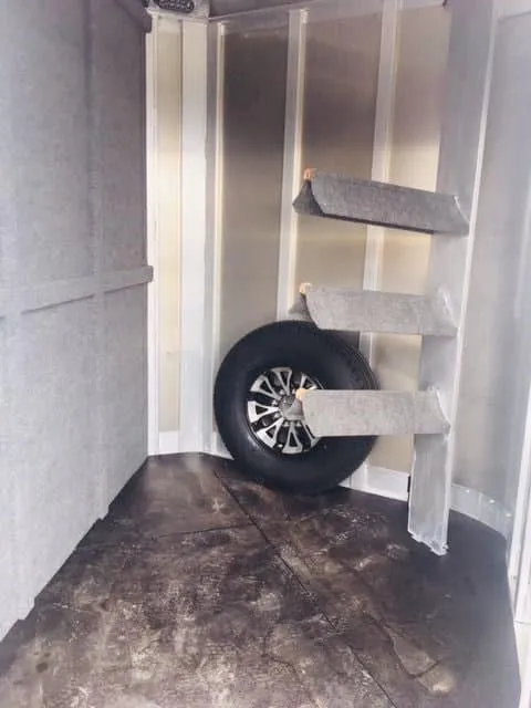 2018 Platinum Coach 3 Horse Bumper Pull - Image 16