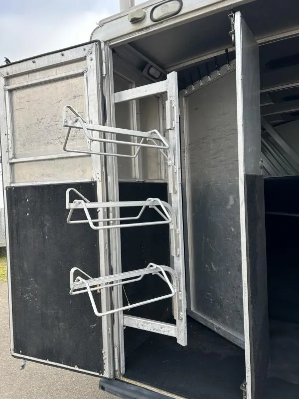 2002 Silverado 3H GN All Aluminum Weekender - Image 12