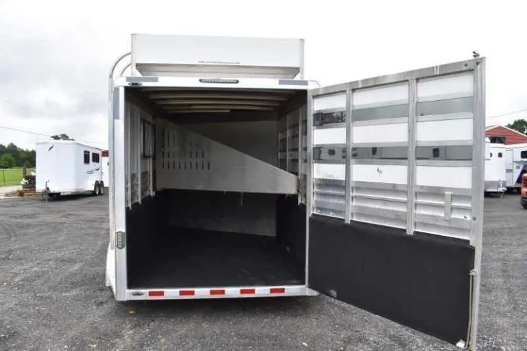 2012 CM 3HBP 3 Horse Trailer - Image 7