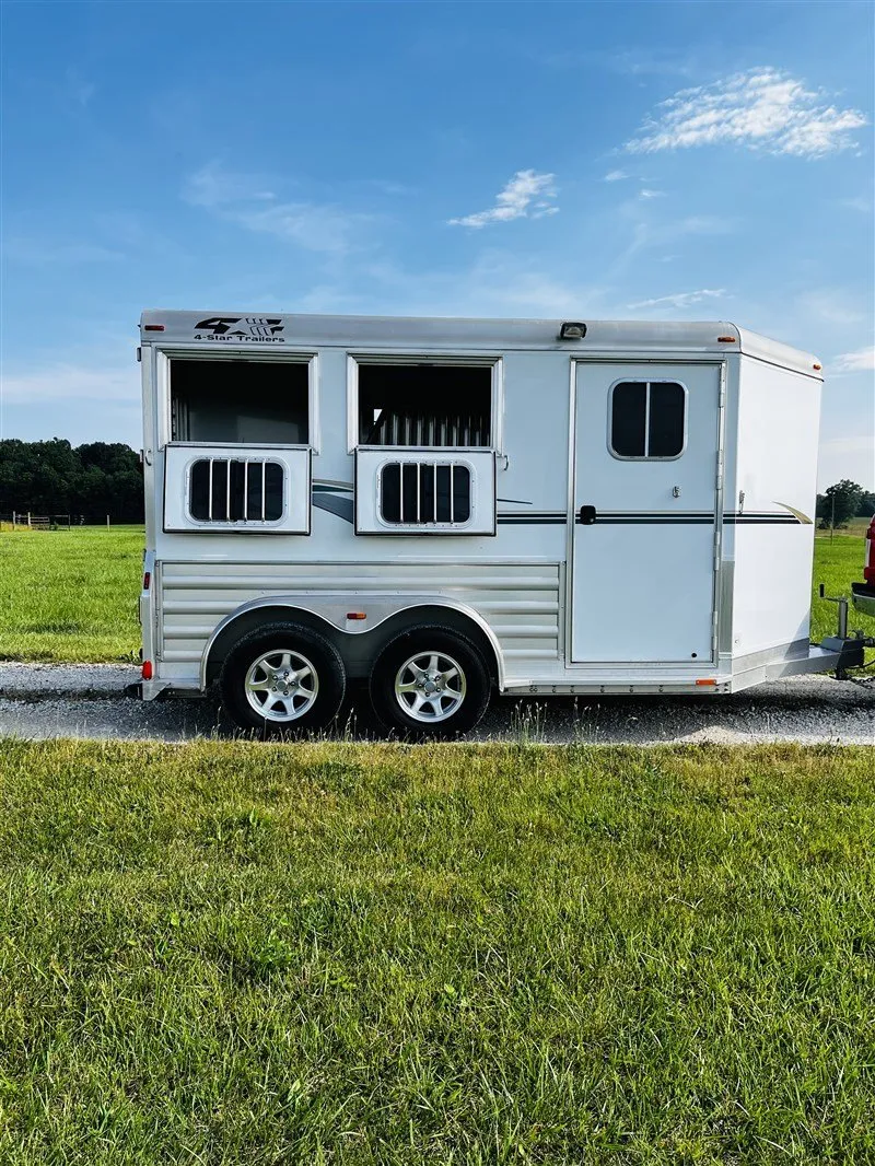 2015 4 Star 2 Horse Slant Load Bumper Pull - Image 4