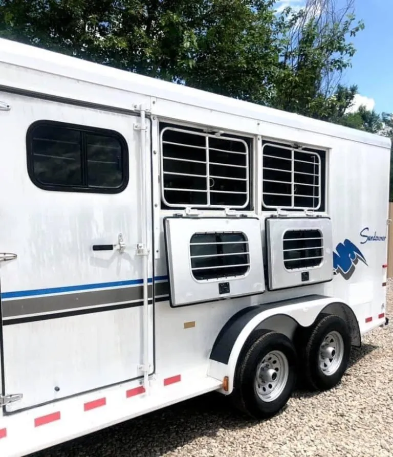 1998 Sundowner 3 Horse Slant - Image 8