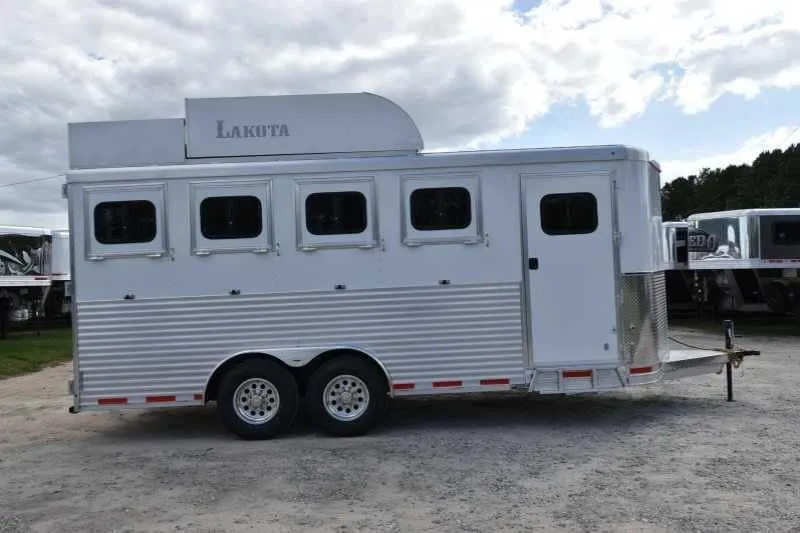 2018 Lakota 84HBPSL 4 Horse Trailer with 2′ Short Wall - Image 4
