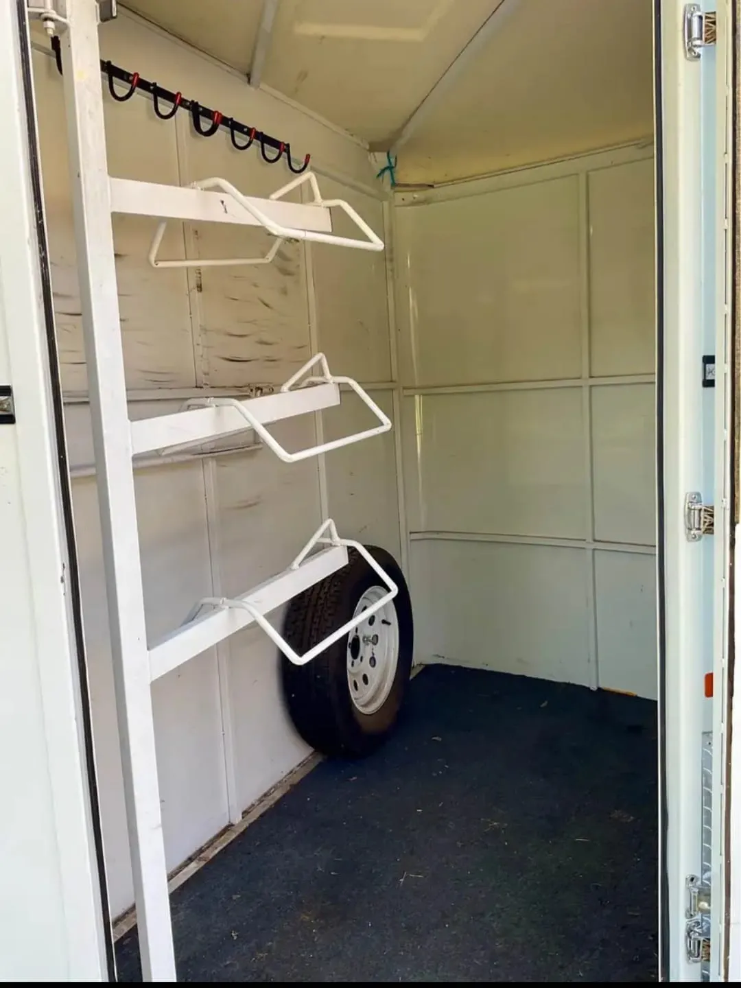 2007 Circle J 2 Horse Trailer Slant Load - Image 16