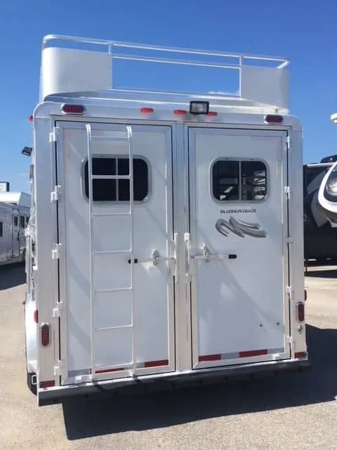 2018 Platinum Coach 3 Horse Bumper Pull - Image 9