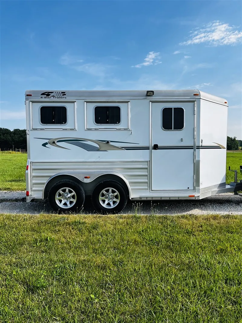 2015 4 Star 2 Horse Slant Load Bumper Pull - Image 18