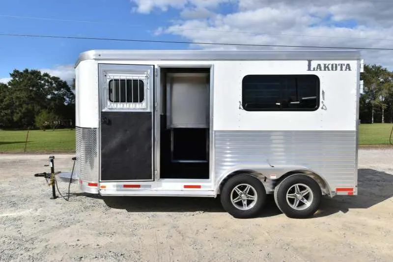 2018 Lakota 2HBPST 2 Horse Trailer - Image 10