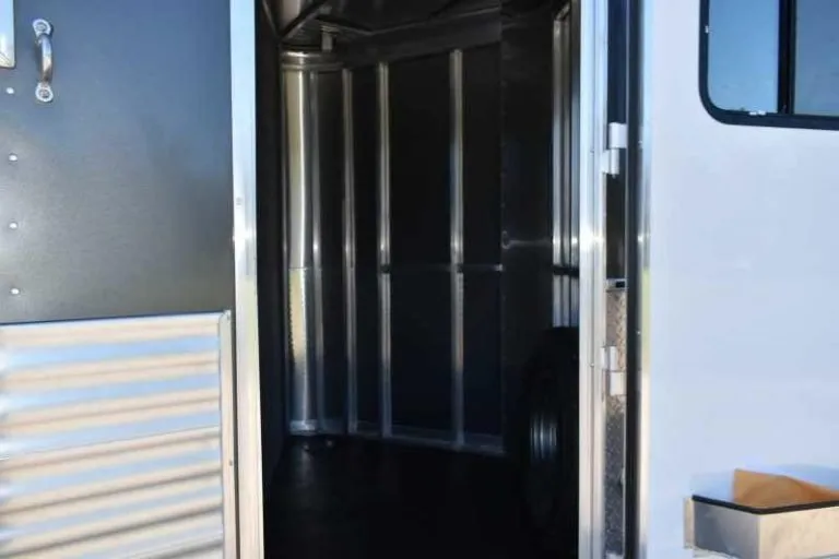 2018 Lakota 83HBPSL 3 Horse Trailer - Image 7