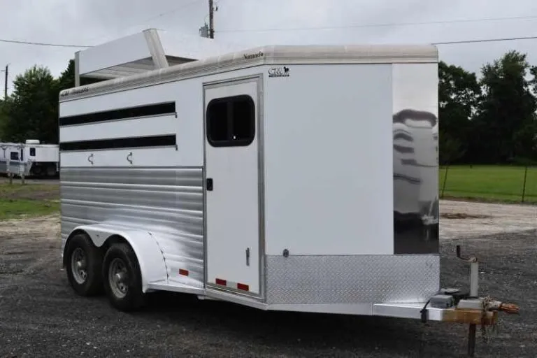 2012 CM 3HBP 3 Horse Trailer - Image 2