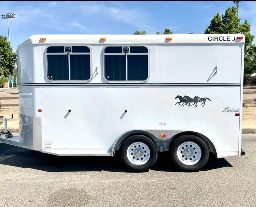 2007 Circle J 2 Horse Trailer Slant Load - Image 6