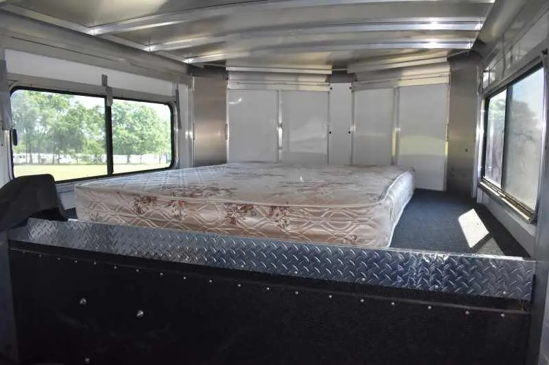 2014 Sundowner 2 Horse Gooseneck Trailer - Image 9