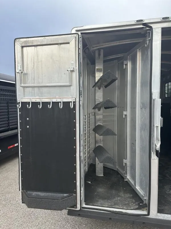2004 Cherokee Trailers 4H GN Horse Trailer - Image 6