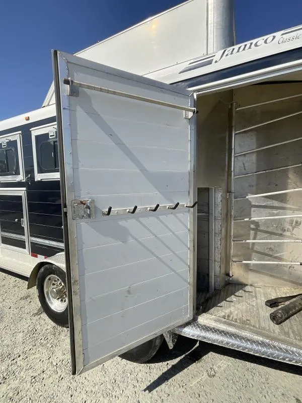2005 Jamco 4 Horse Gooseneck Trailer - Image 20