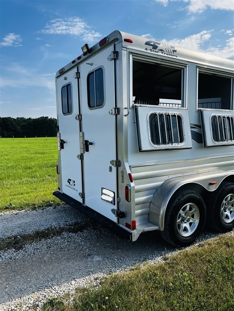 2015 4 Star 2 Horse Slant Load Bumper Pull - Image 14