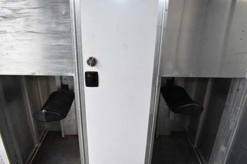 2003 Featherlite 2HST 2 Horse Trailer - Image 9