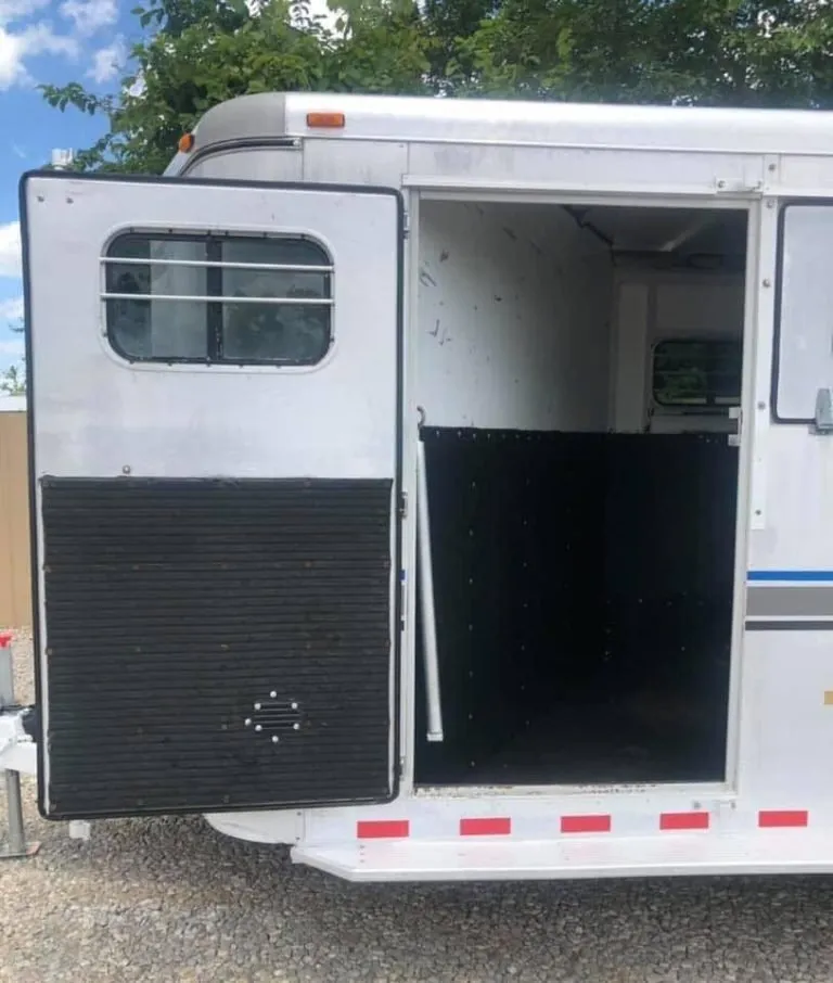 1998 Sundowner 3 Horse Slant - Image 9