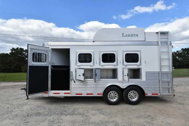 2018 Lakota 84HBPSL 4 Horse Trailer with 2′ Short Wall - Image 3