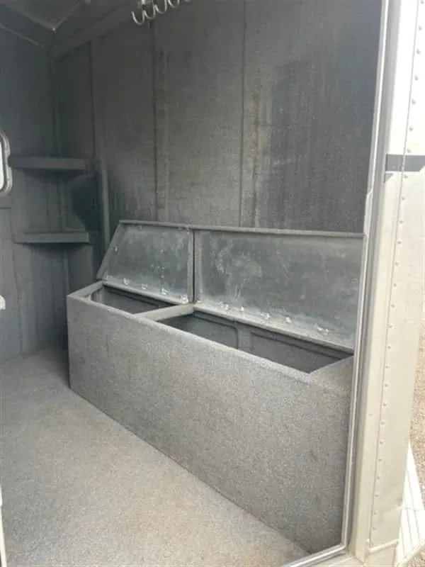 1999 Elite Custom 3 Horse Trailer - Image 11