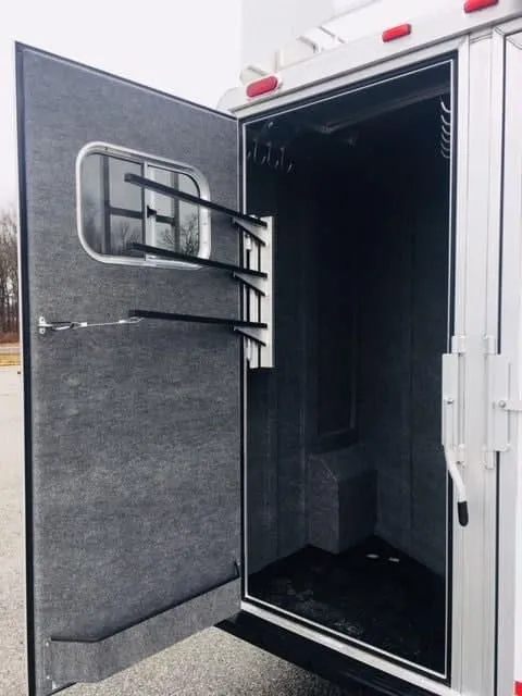 2018 Platinum Coach 3 Horse Bumper Pull - Image 11