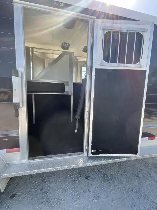 2005 Jamco 4 Horse Gooseneck Trailer - Image 5