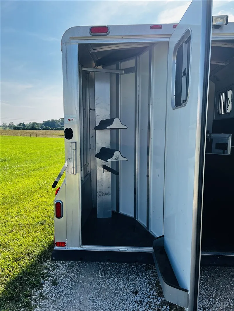 2015 4 Star 2 Horse Slant Load Bumper Pull - Image 7