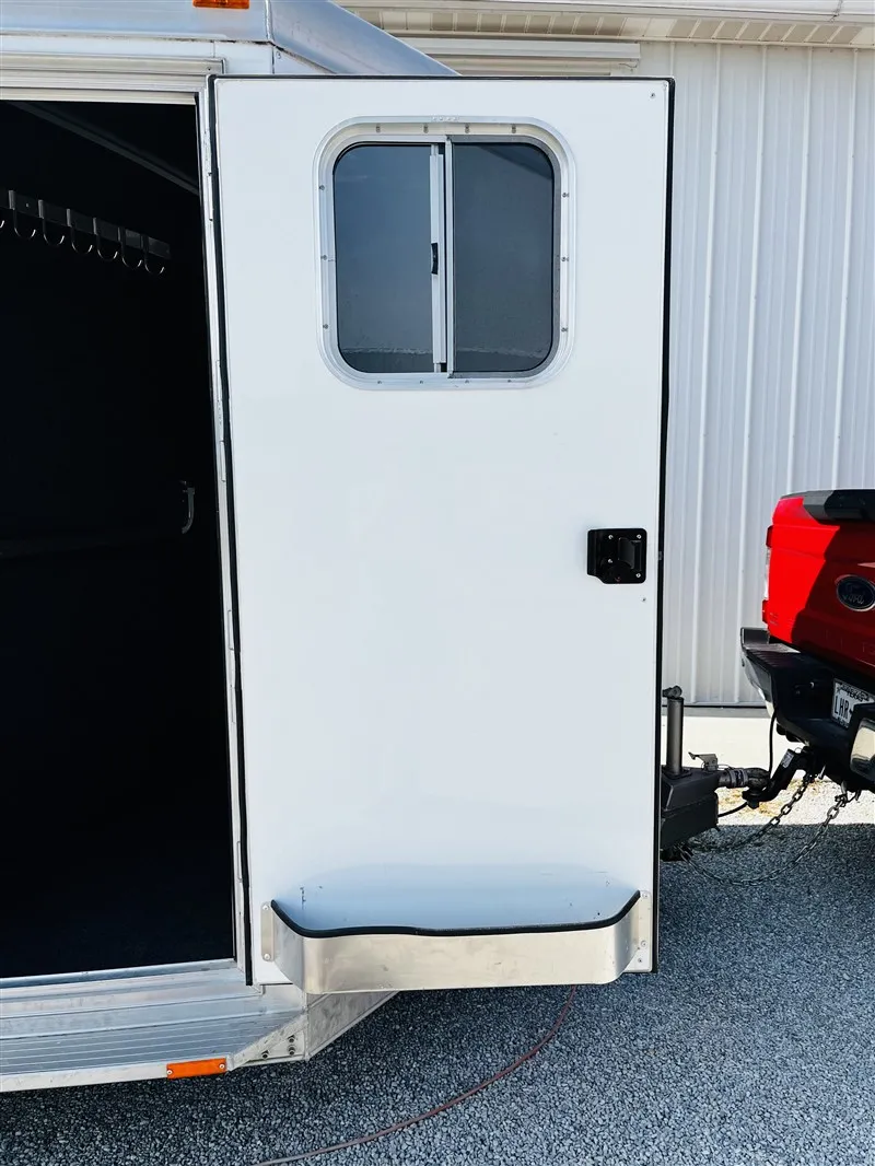 2015 4 Star 2 Horse Slant Load Bumper Pull - Image 5