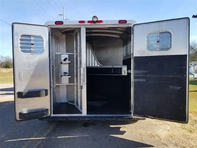 2001 4 Star 2 Horse Bumper Pull Slant Load - Image 2