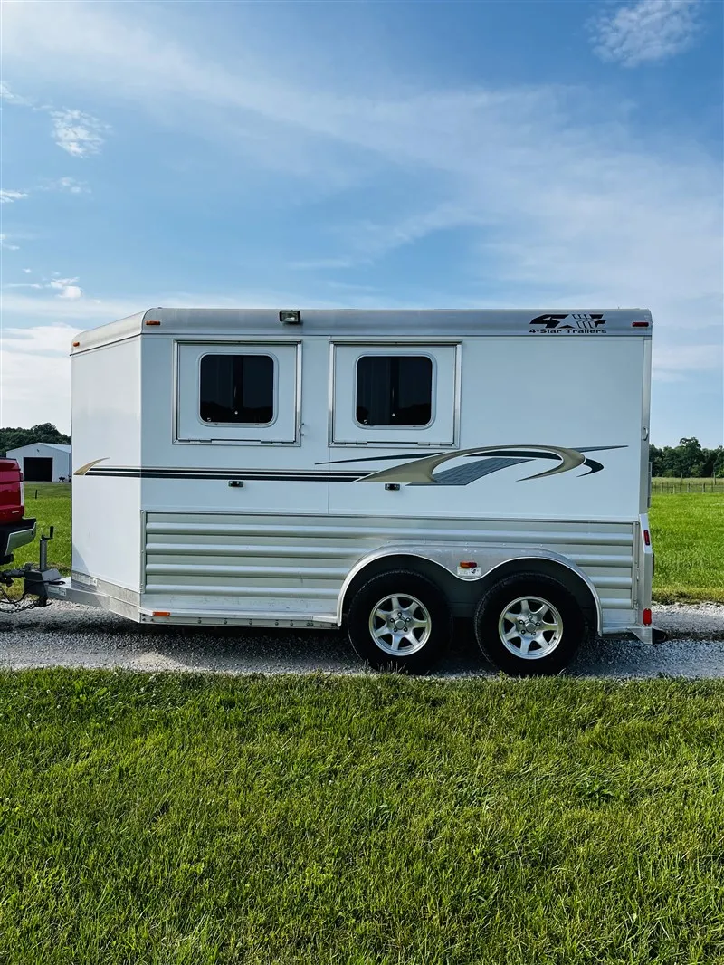 2015 4 Star 2 Horse Slant Load Bumper Pull - Image 15