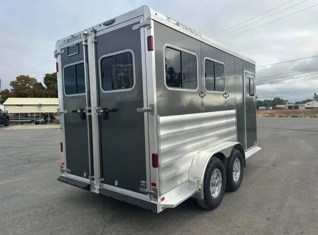 2012 Featherlite 9400 2 Horse Trailer - Image 3