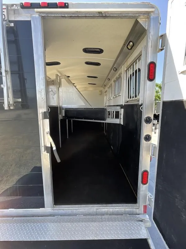 2005 Jamco 4 Horse Gooseneck Trailer - Image 15