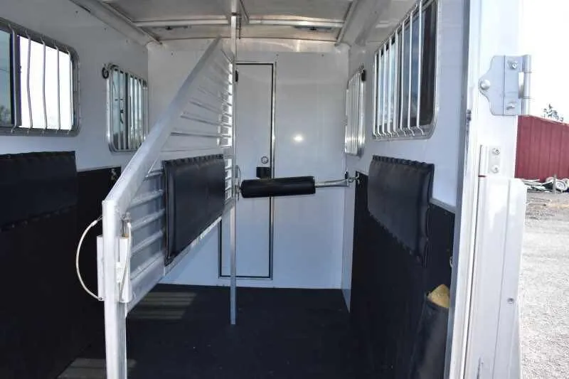 2005 Featherlite 2HST 2 Horse Trailer - Image 6