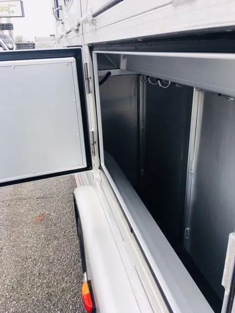 2018 Platinum Coach 3 Horse Bumper Pull - Image 13