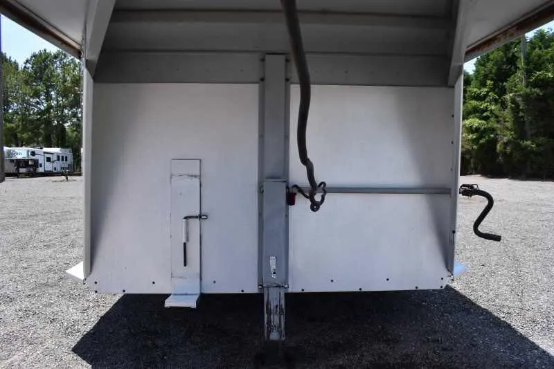 2000 Sundowner 7204GNST 2 Horse Trailer - Image 21