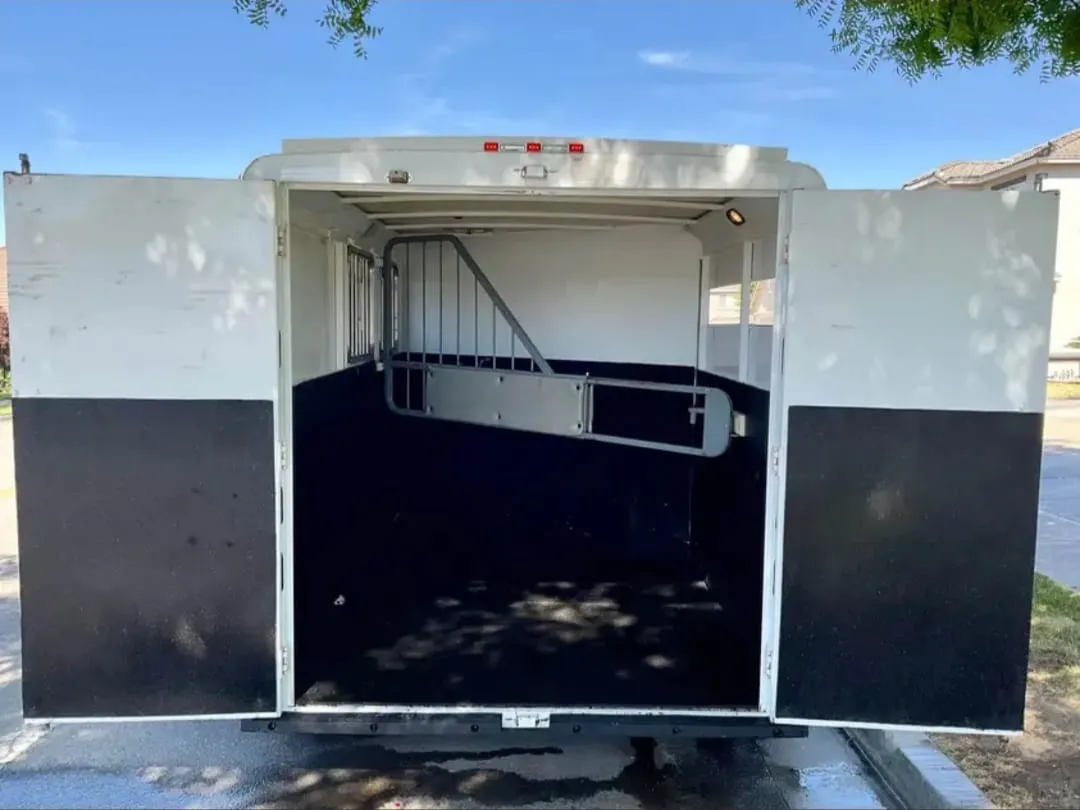 2007 Circle J 2 Horse Trailer Slant Load - Image 13