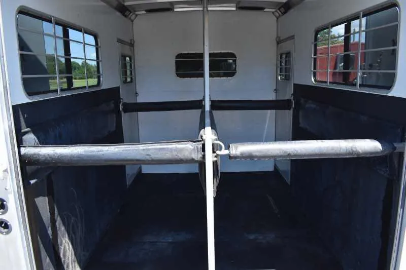 2000 Sundowner 7204GNST 2 Horse Trailer - Image 18
