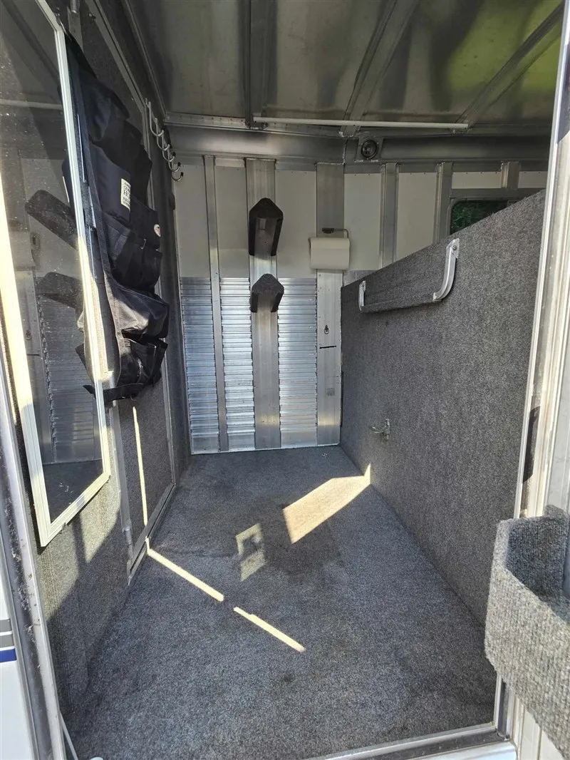 2000 C&C 2 horse Gooseneck - Image 7