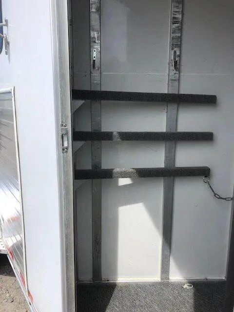 2010 Merhow 3 Horse Slant Load Bumper Pull - Image 8