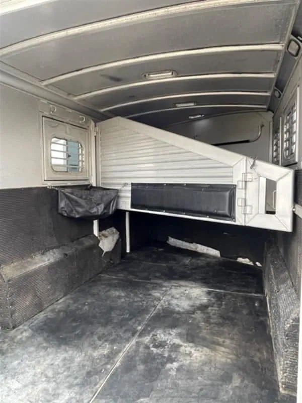 1999 Elite Custom 3 Horse Trailer - Image 16