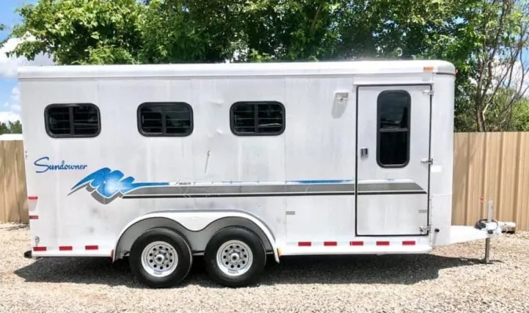1998 Sundowner 3 Horse Slant - Image 5